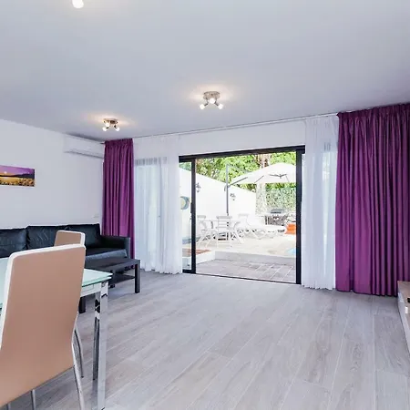 Amarilla Golf Chalet Con Piscina! *