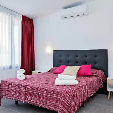 Сasa de vacaciones Amarilla Golf Chalet Con Piscina!
